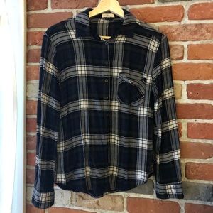 🌈Plaid button up shirt🌈